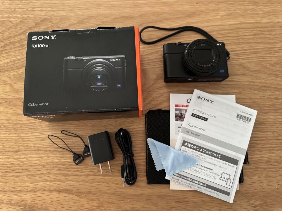 SONY RX100 VII 本体と付属品