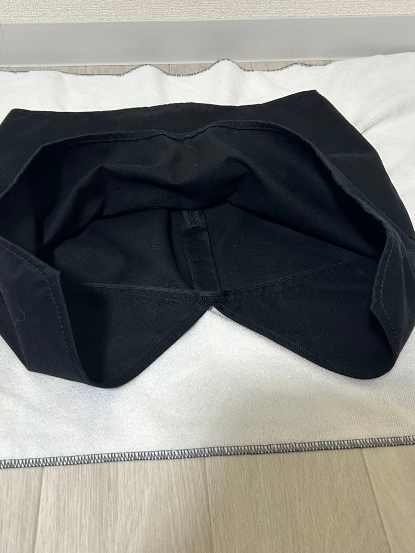 【美品/即日発送】GUCCI ブラック タイトスカート ロゴジッパー