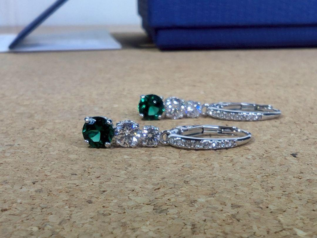 （S.K）Swarovski 緑クリスタル フックピアス