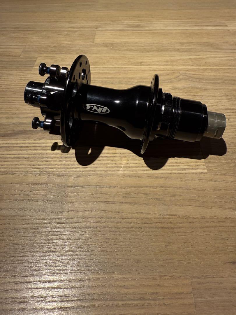 TNI リアハブ 24H ＋　SRAM XDR フリー