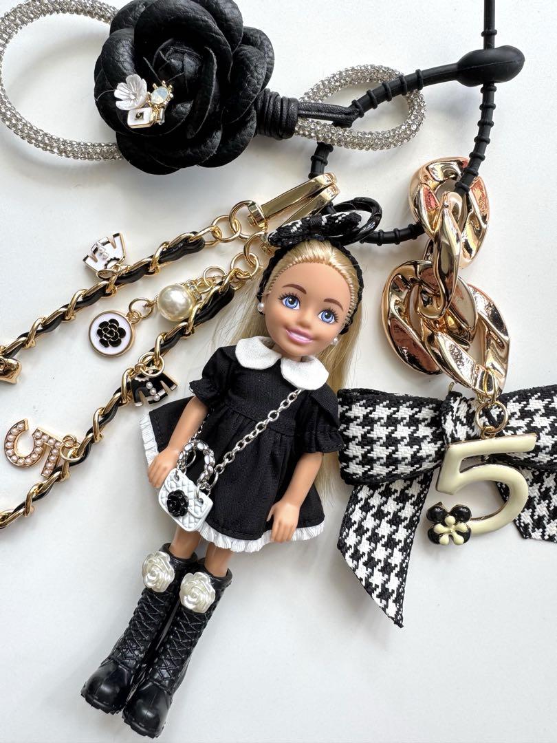 マテル人形使用　バービーキーホルダー　バービーチャームチェルシーBarbie
