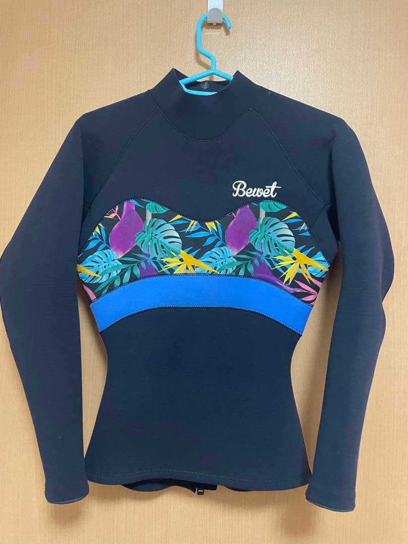 Bewet フローラルデザイン タッパー - メルカリ