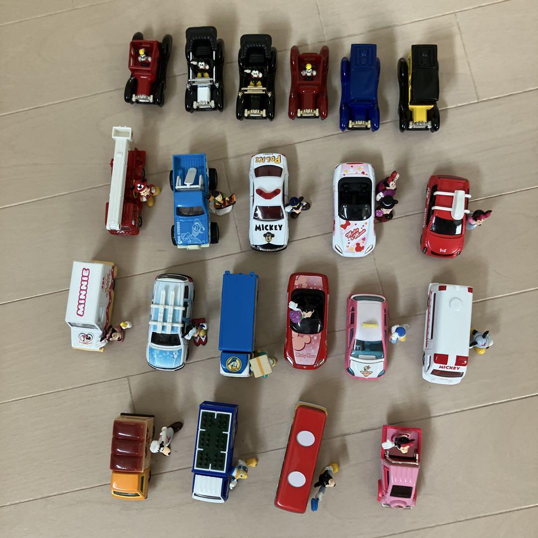 ディズニー トミカ　フィギュア付きミニカー　21台　レア！