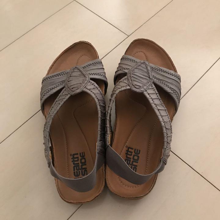 the earth shoe