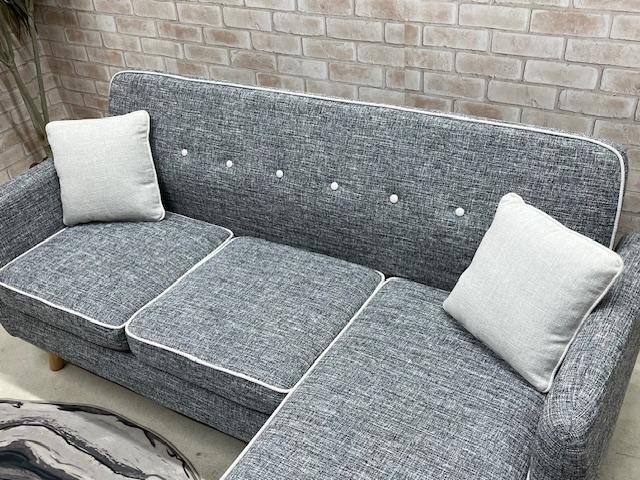 美品  モモナチュラル グレー 2.5人掛けソファ モダンデザイン 2人掛け・3人掛けソファ
