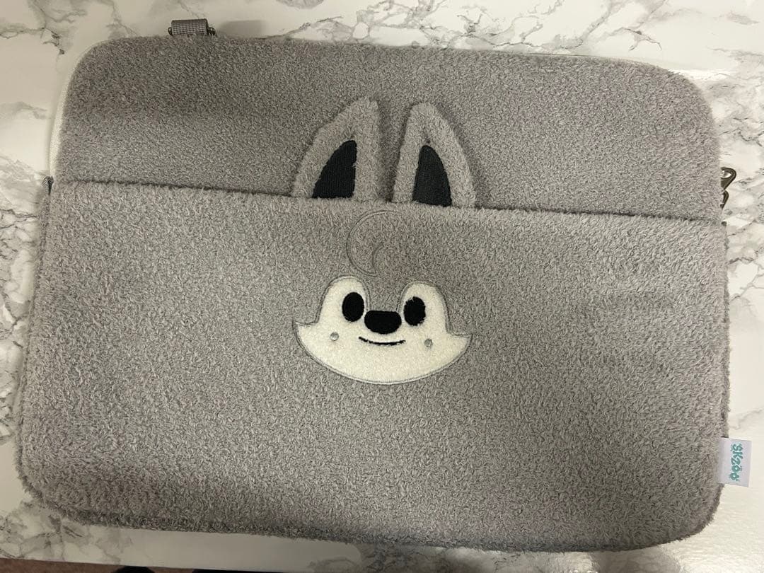 StrayKidsスキズウルフチャンバンチャンラップトップケースPCケース目立った傷や汚れなし