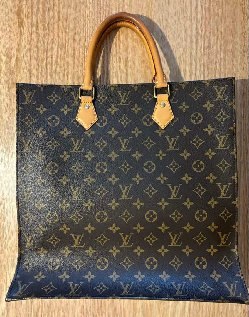 サックプラLOUIS VUITTON