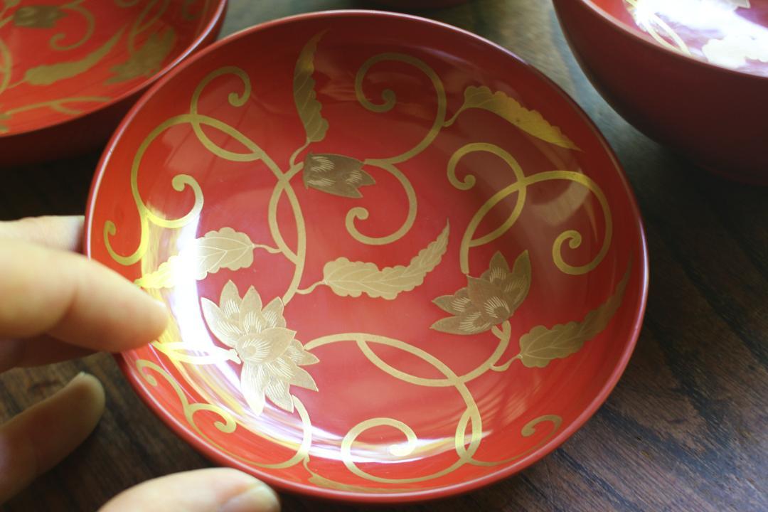 時代逸品！時代朱漆に優美な鶴唐草蒔絵の映えるお椀2点（検輪島塗蒔絵椀煮物椀