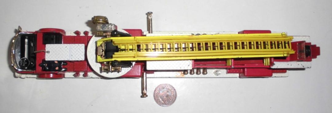 CORGI/コーギー American La France/梯子消防車 白塗装 CORGI/コーギー American La France/梯子消防車 白塗装 - メルカリ