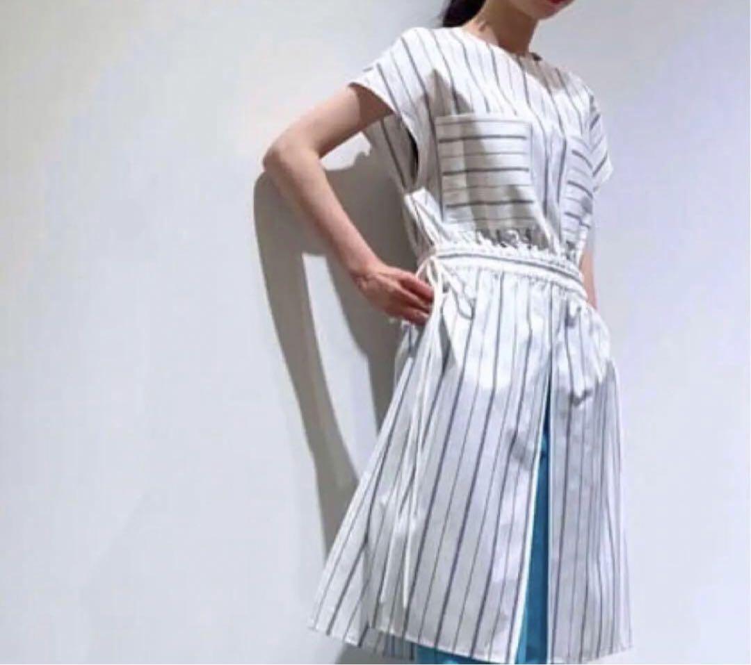 ADORE アドーア✴︎ストライプ ブラウス スリット サイドリボン Ｕネック