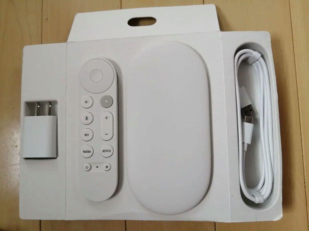 Google TV Streamer 4K 本体とリモコン