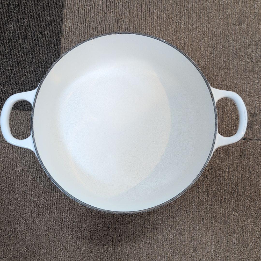 LE CREUSET 22センチ鍋 人気カラーホワイト