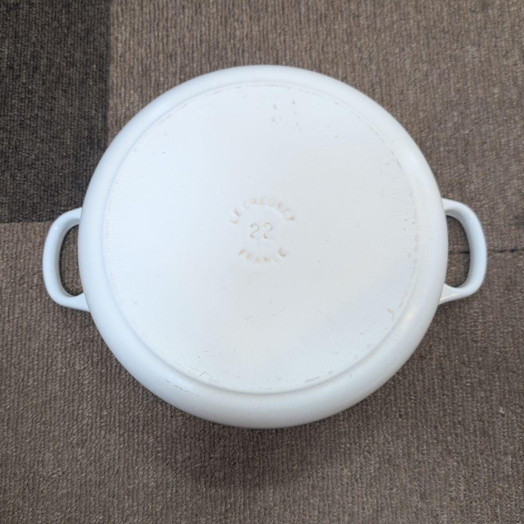LE CREUSET 22センチ鍋 人気カラーホワイト