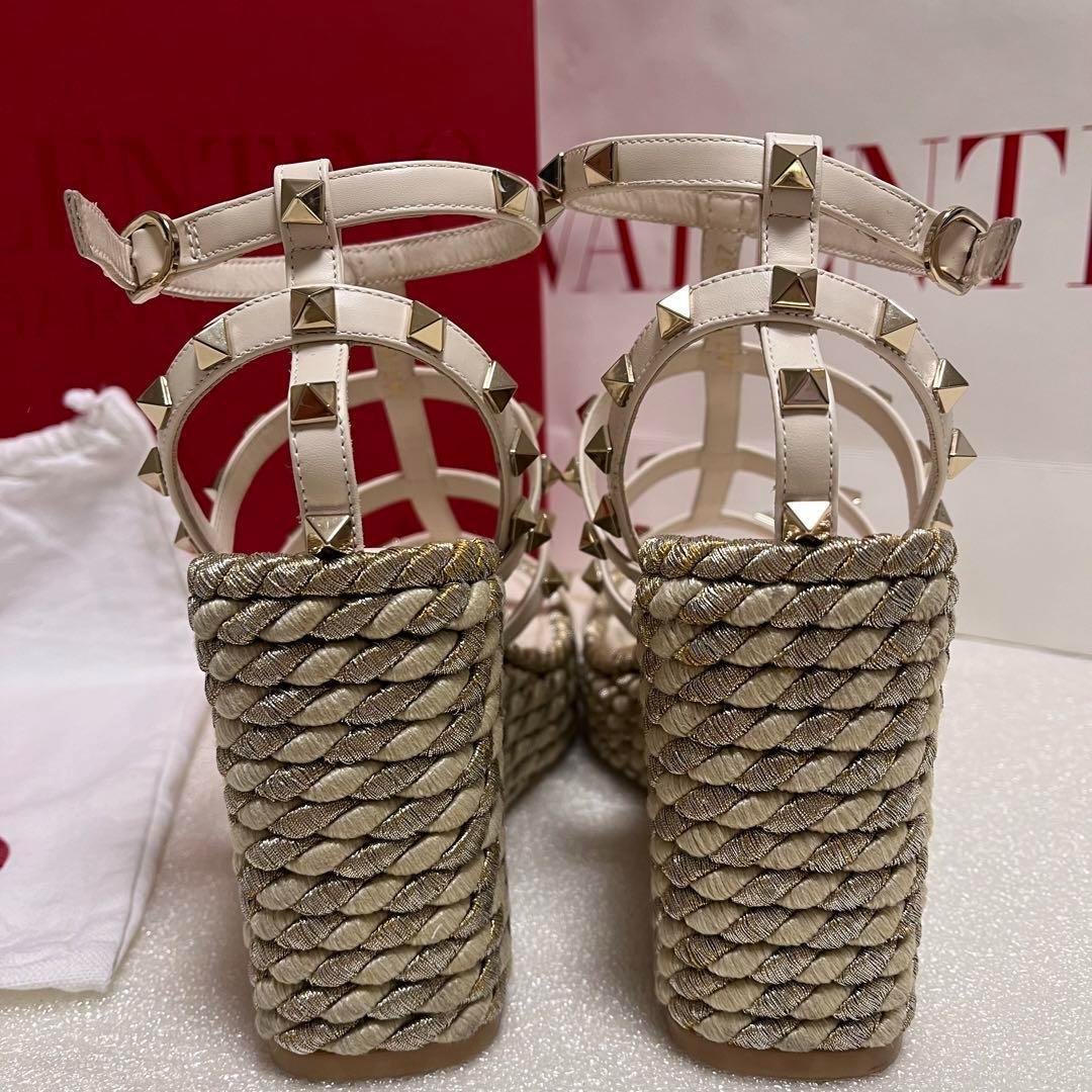 Valentino ロックスタッズ カーフスキン ウェッジサンダル