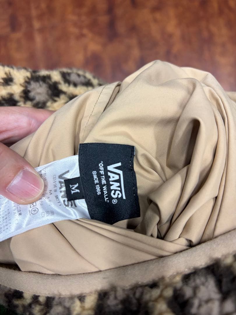 VANSヴァンズ リバーシブル レオパード ボア フリースジャケットM VANSヴァンズ リバーシブル レオパード ボア フリースジャケットM