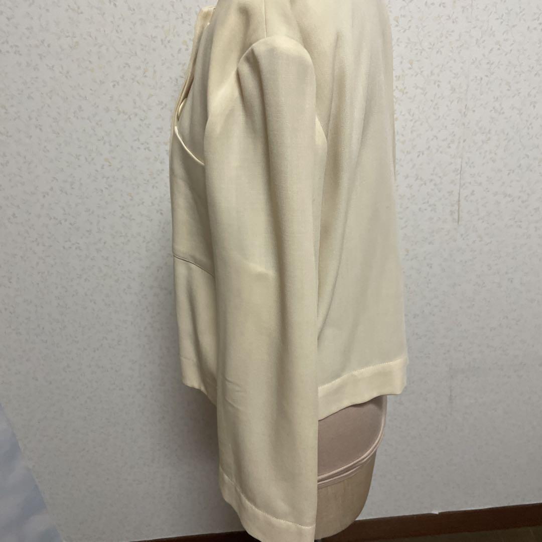 合馬公式アカウント1 ノーカラージャケット クリーム色