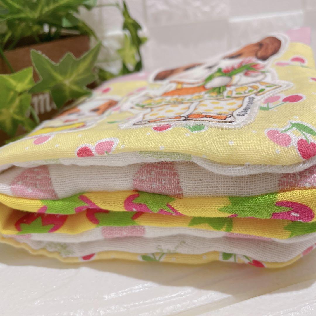 手作り♡もちふわ8重ガーゼハンカチ 苺とさくらんぼのアンコちゃん