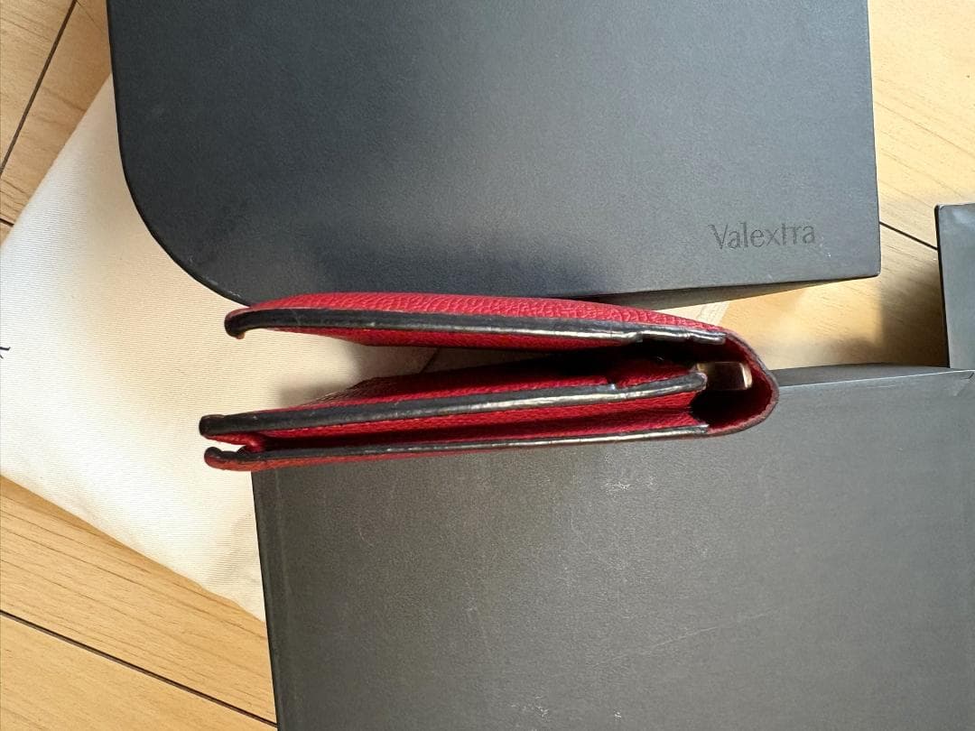 Valextra 長財布 赤色 小銭入れあり Valextra 長財布 赤色 小銭入れあり