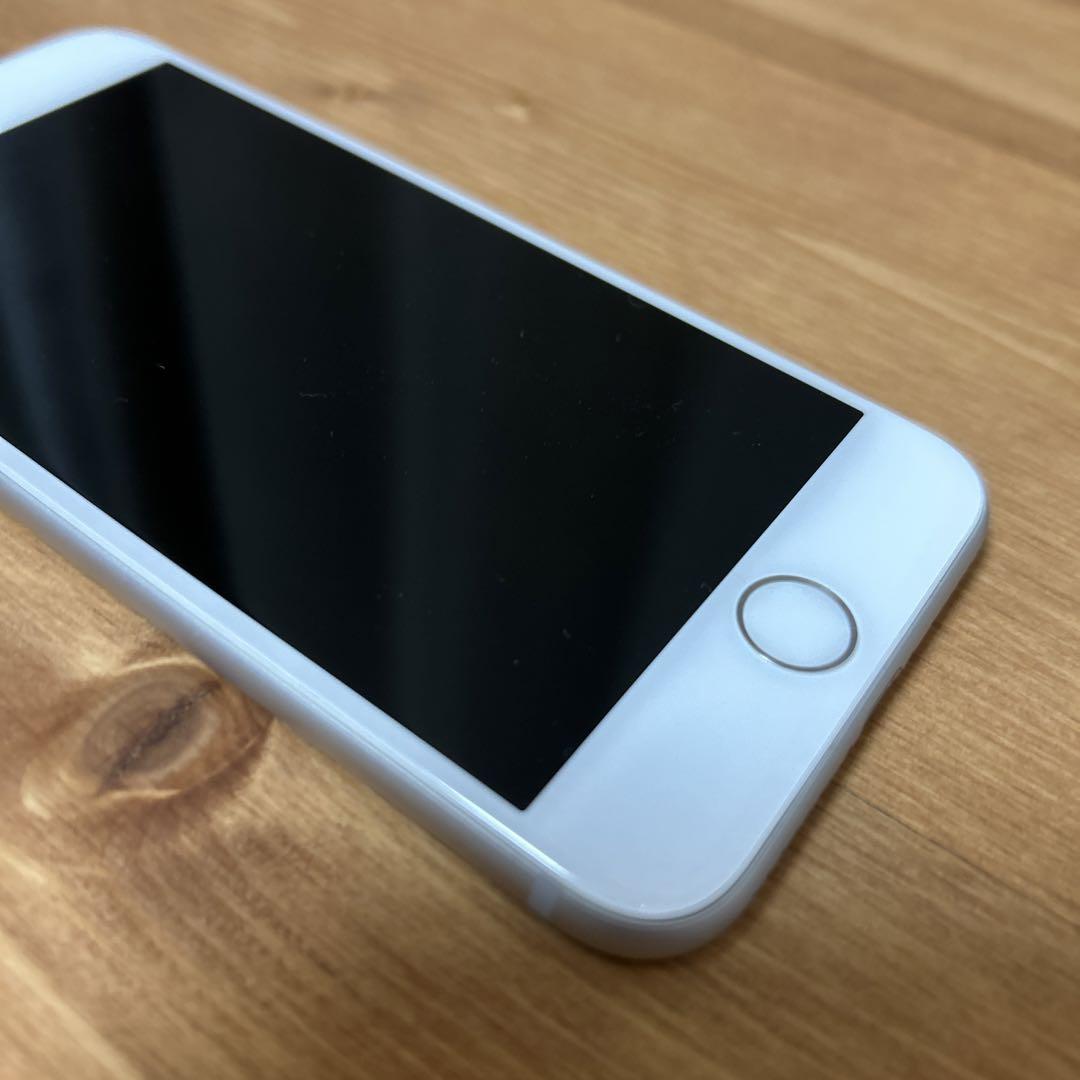 美品】iPhone8 64GB シルバー