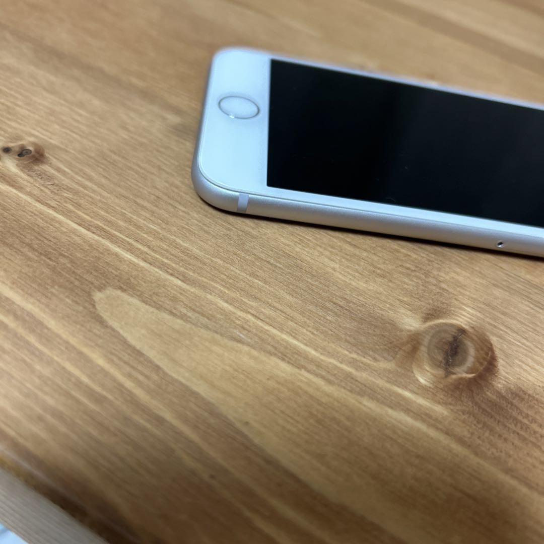 美品】iPhone8 64GB シルバー