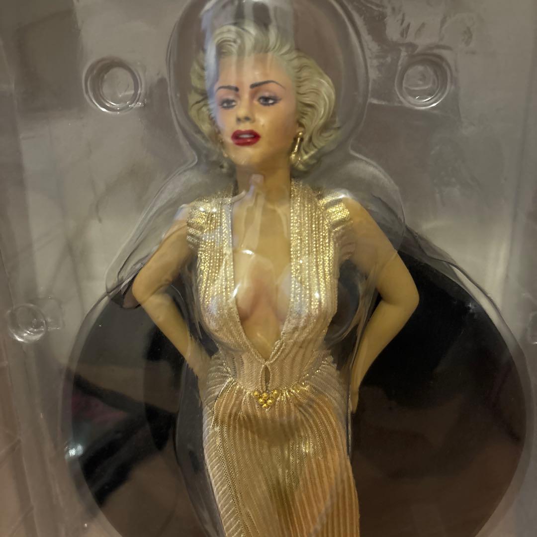 人形Marilyn Monroe