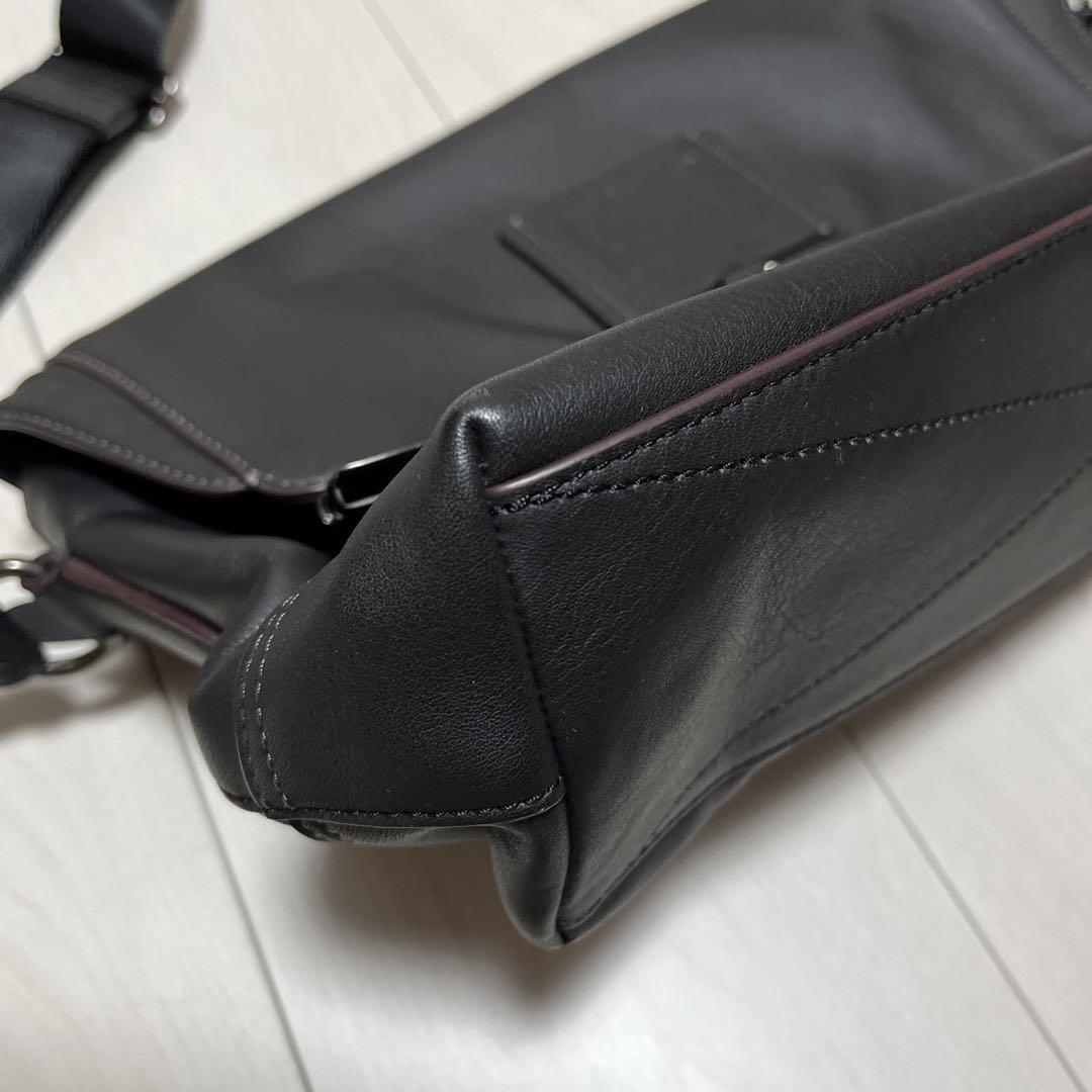 coach ブラックレザー メッセンジャーバッグ