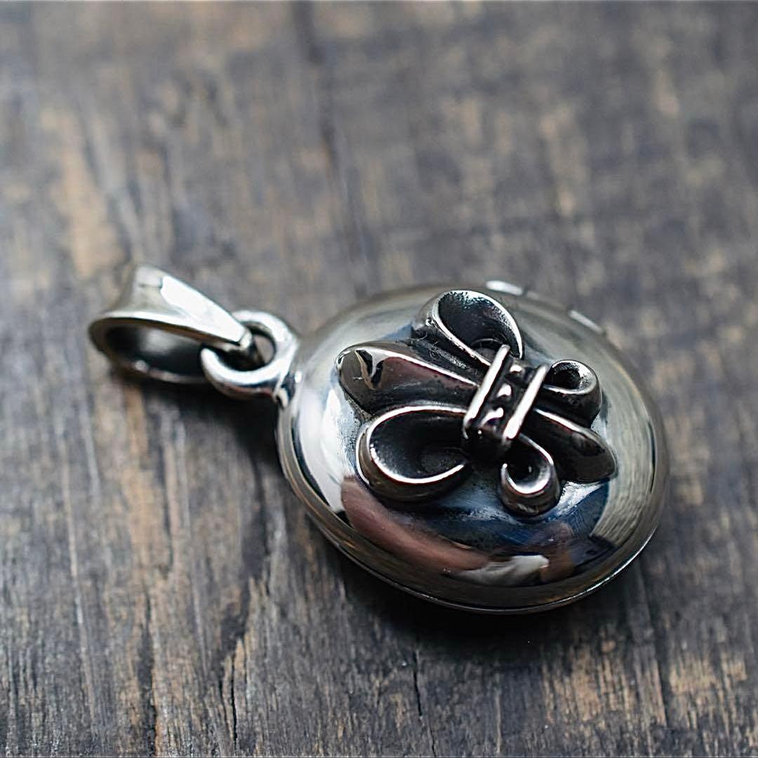 シルバー925 ロケット リリーペンダント 開閉隠しポケット ピルケース シルバー925 ロケット リリーペンダント 開閉隠しポケット ピルケース