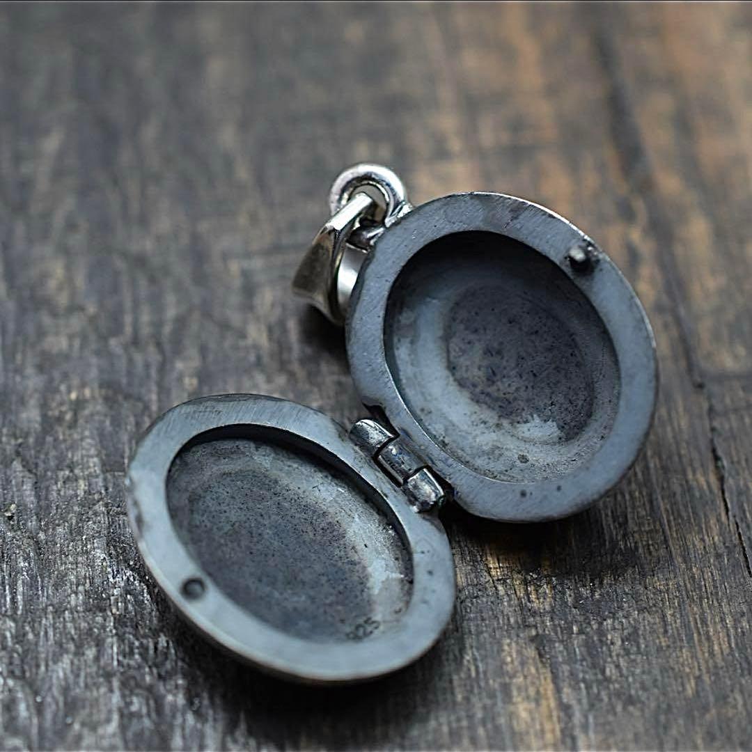 シルバー925 ロケット リリーペンダント 開閉隠しポケット ピルケース シルバー925 ロケット リリーペンダント 開閉隠しポケット ピルケース