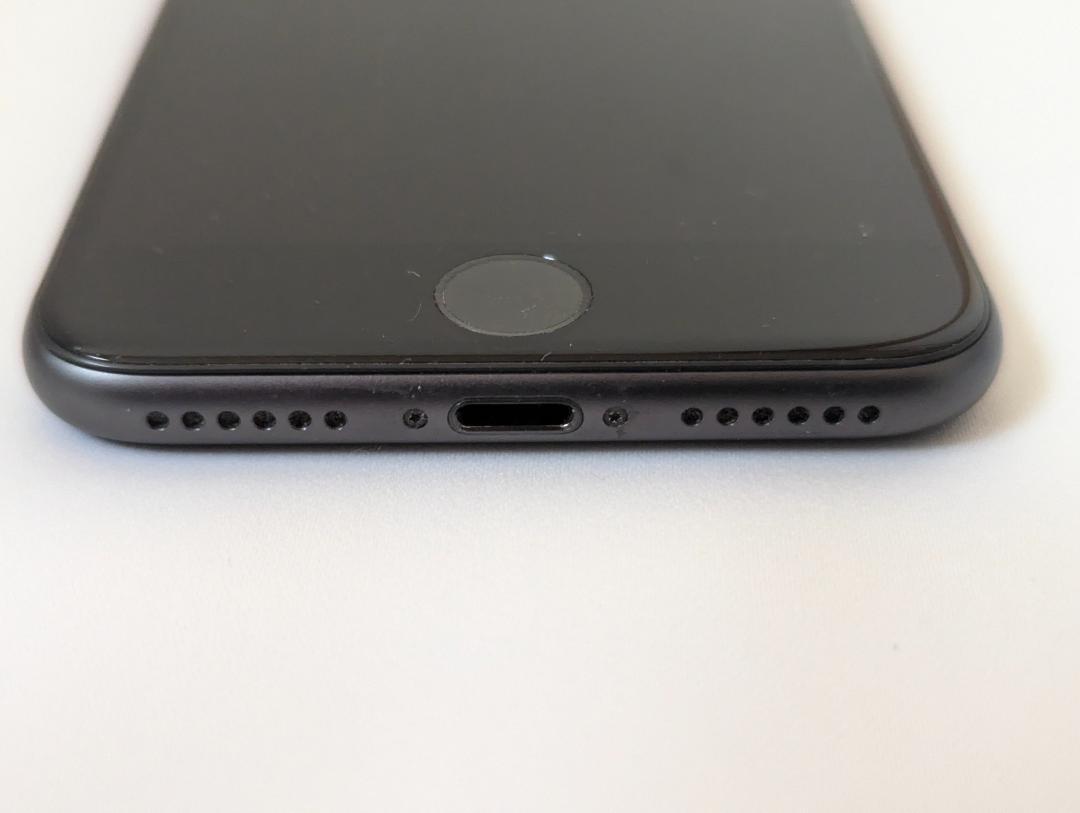iPhone8 スペースグレイ64GB ケース付 美品 iPhone 8 64GB スペースグレイ ケース付