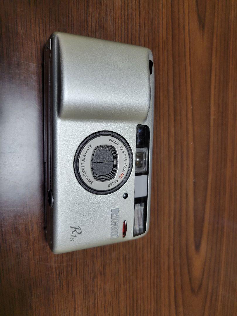 RICOH R1s