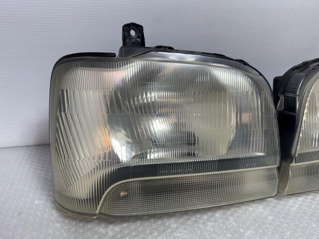 美品　スズキ　キャリイ　トラック　DA52T ヘッドライト　左右セット
