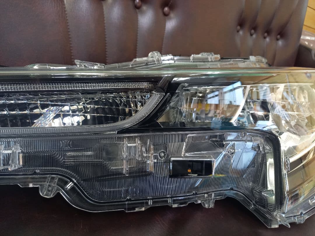 カローラスポーツ左ヘッドライトZWE211 | laerre.org