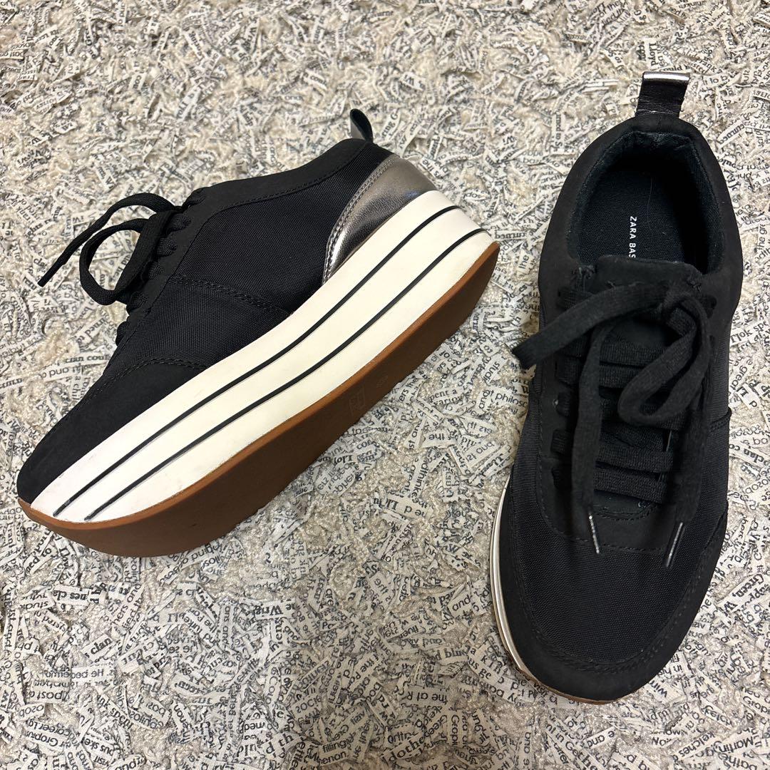 ZARA厚底黒スニーカー 35メタリックアクセント