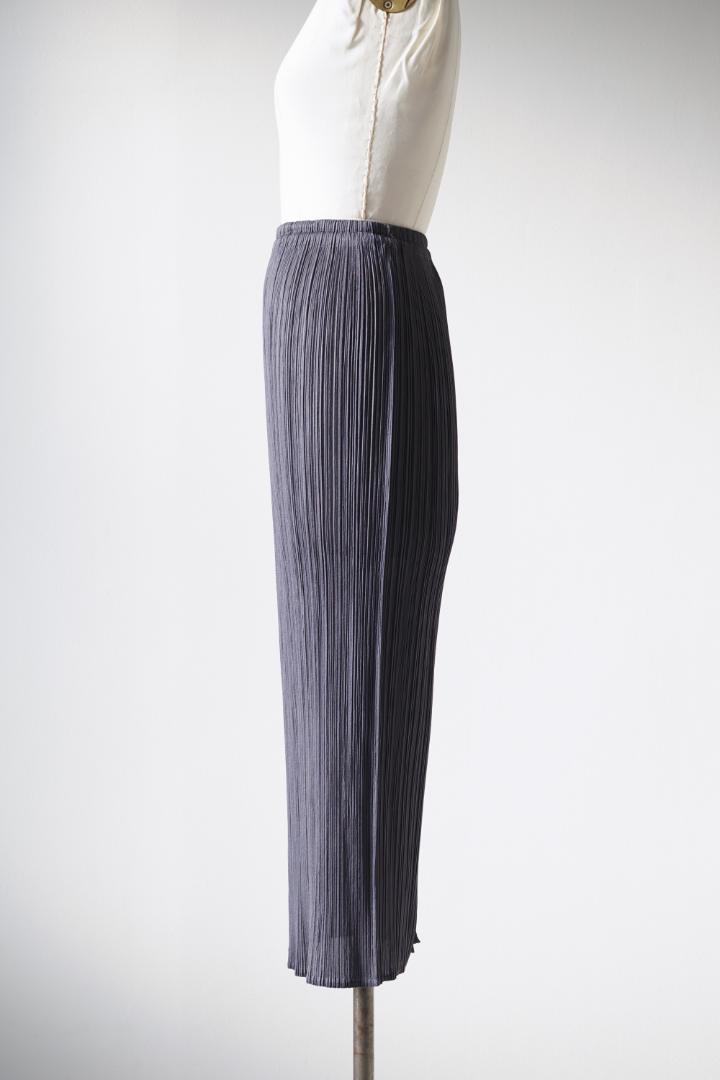 PLEATS PLEASE