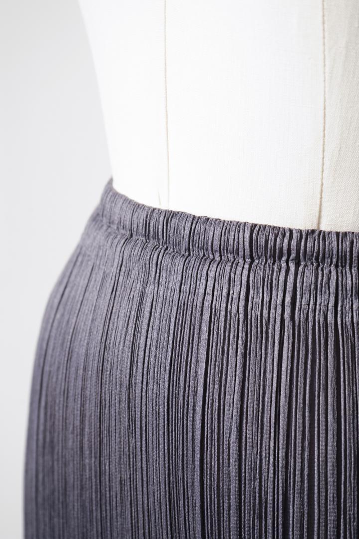 PLEATS PLEASE