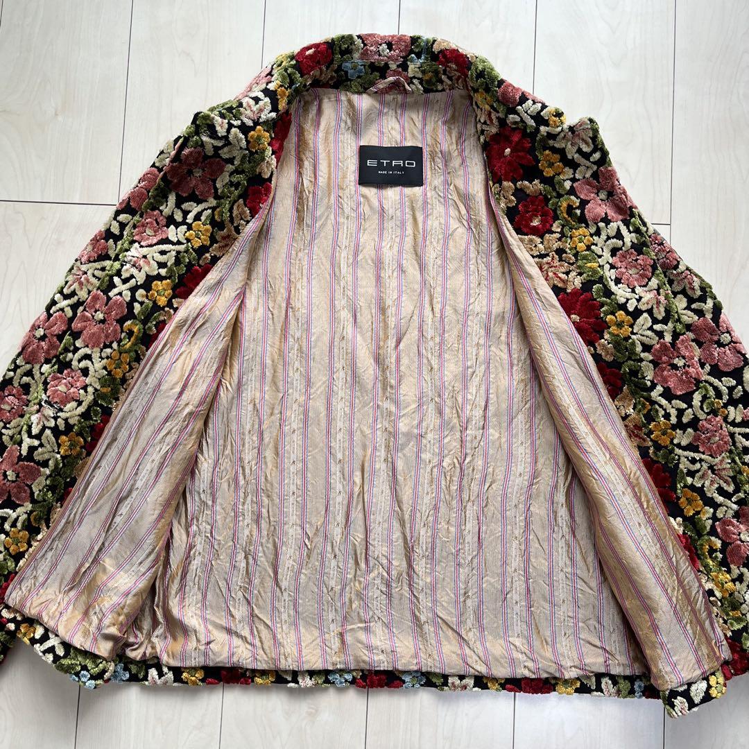 ✟ ETRO