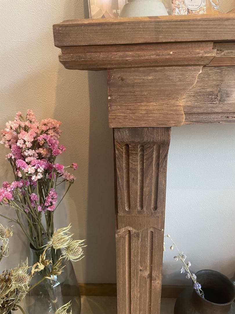 暖炉風木製ブラウンテーブル