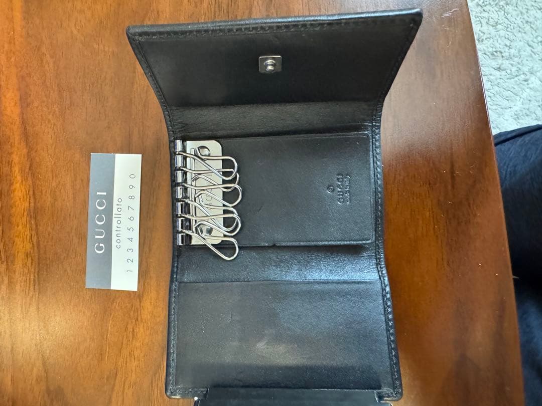 GUCCI レザーキーケース ブラック