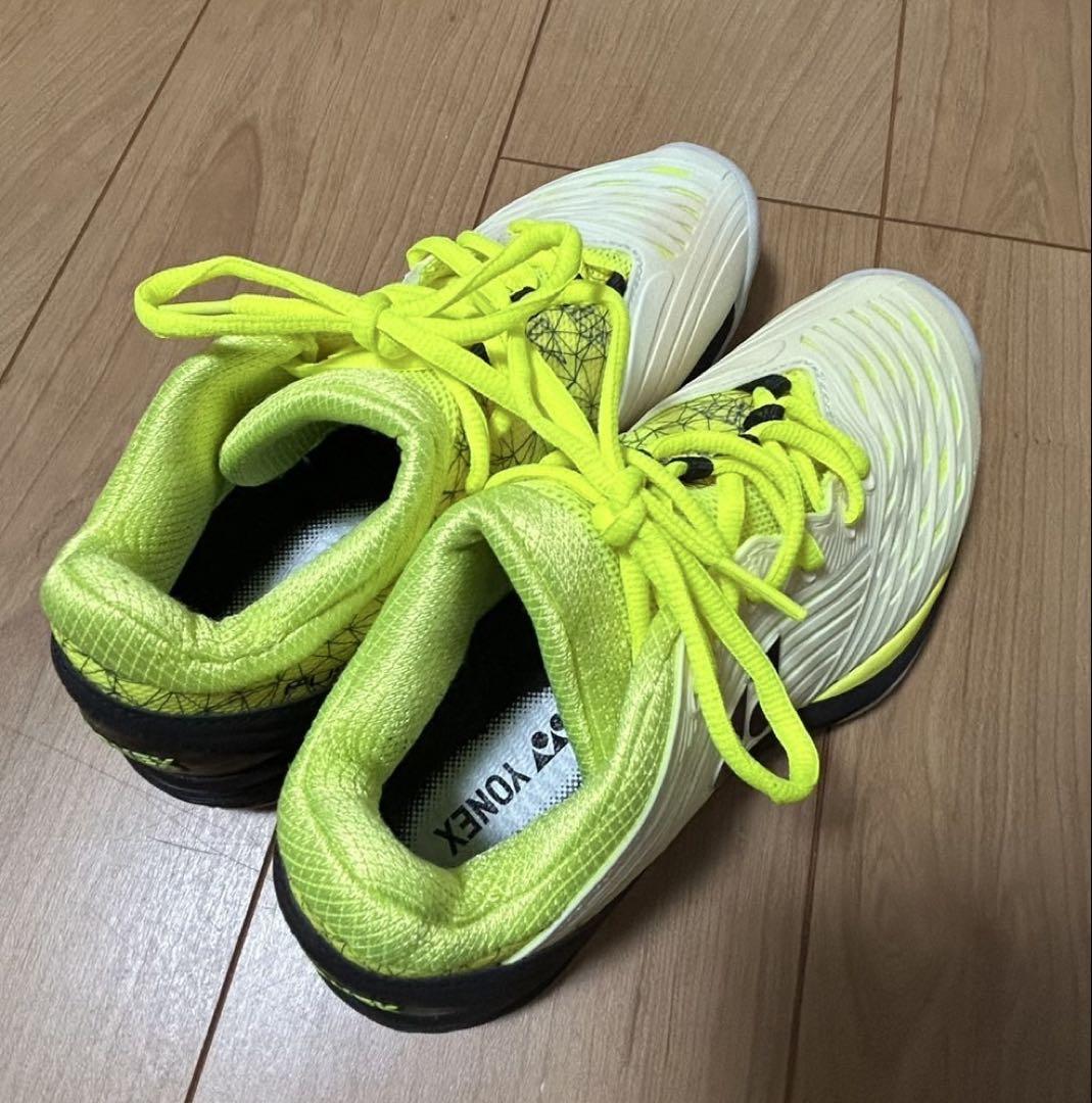 crystal様　YONEX テニスシューズ 蛍光イエロー25cm crystal様 YONEX テニスシューズ 蛍光イエロー25cm - メルカリ