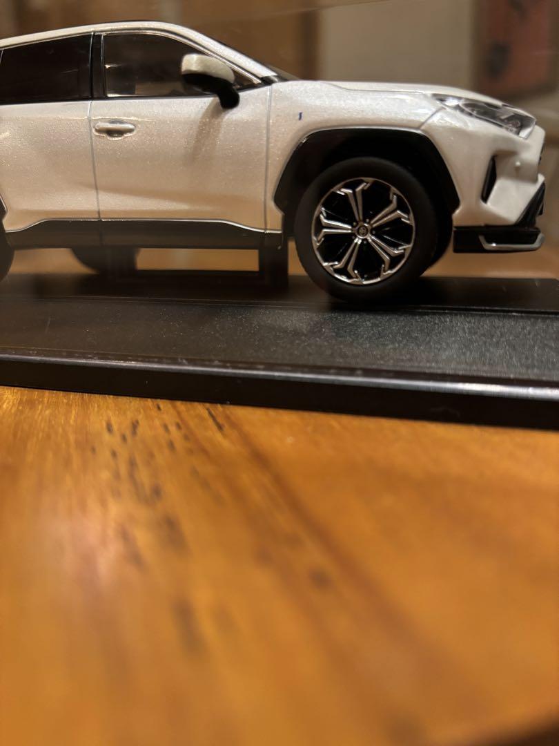 トヨタ RAV4 PHV ダイキャスト製　1/30サイズ　非売品