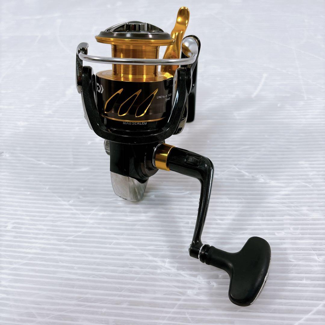 【ほぼ新品】DAIWA 19LAXUS ラグザス 3000LBD スピニング