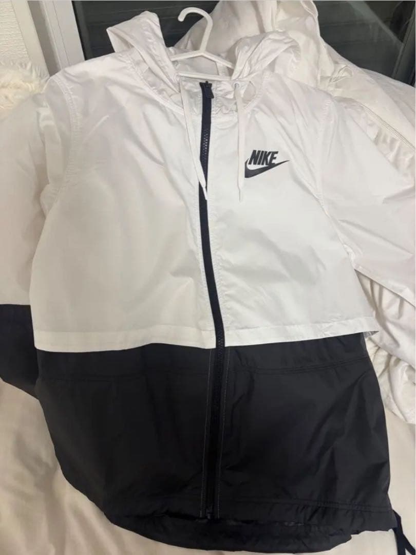 Nike フード付きウィンドブレーカー ホワイト ブラックM NIKE