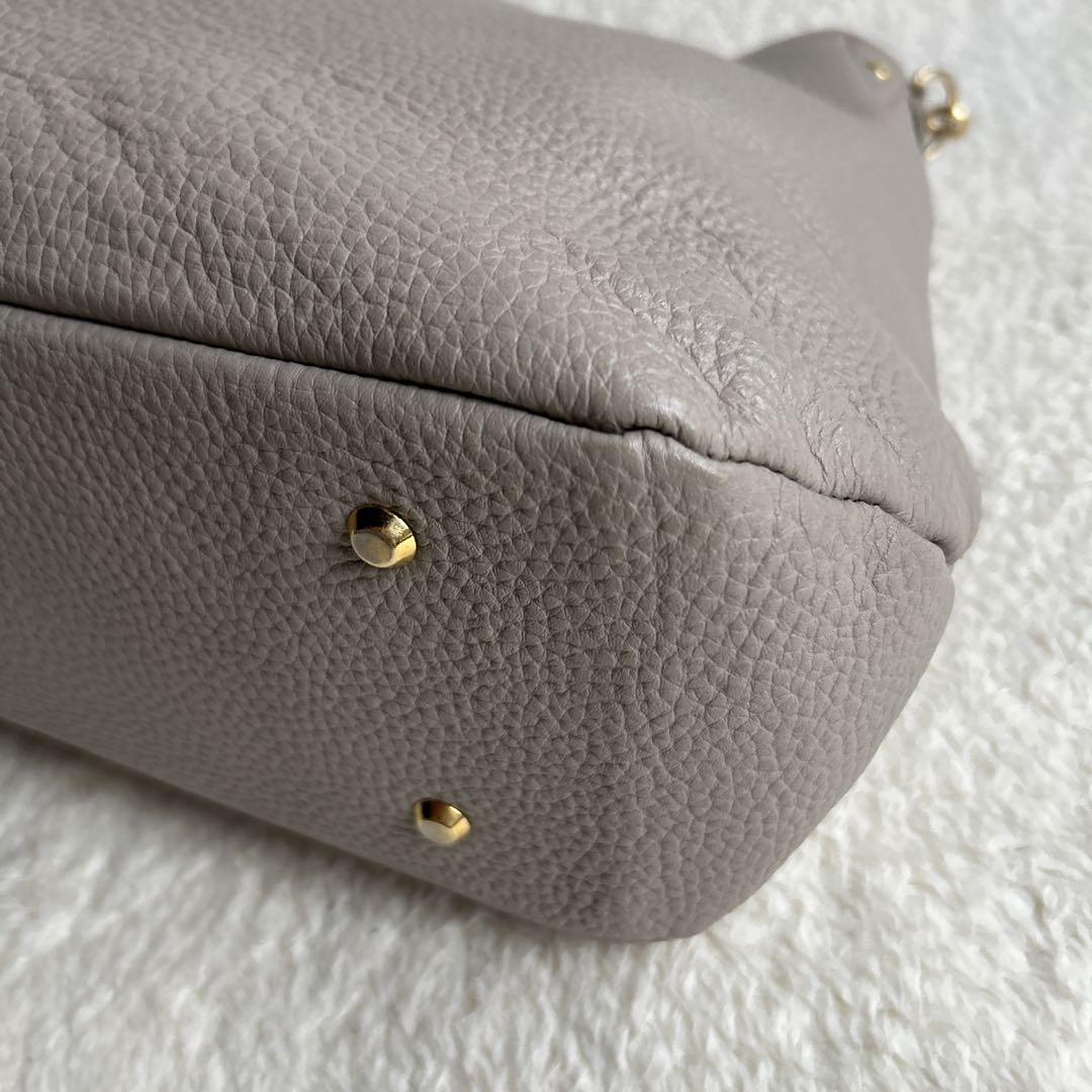 美品✨ATAO アタオ 2wayトートバッグ グレージュ レザー 上品カラー ATAO アタオ エルヴィ レザー トート ショルダーバッグ 2way グレー