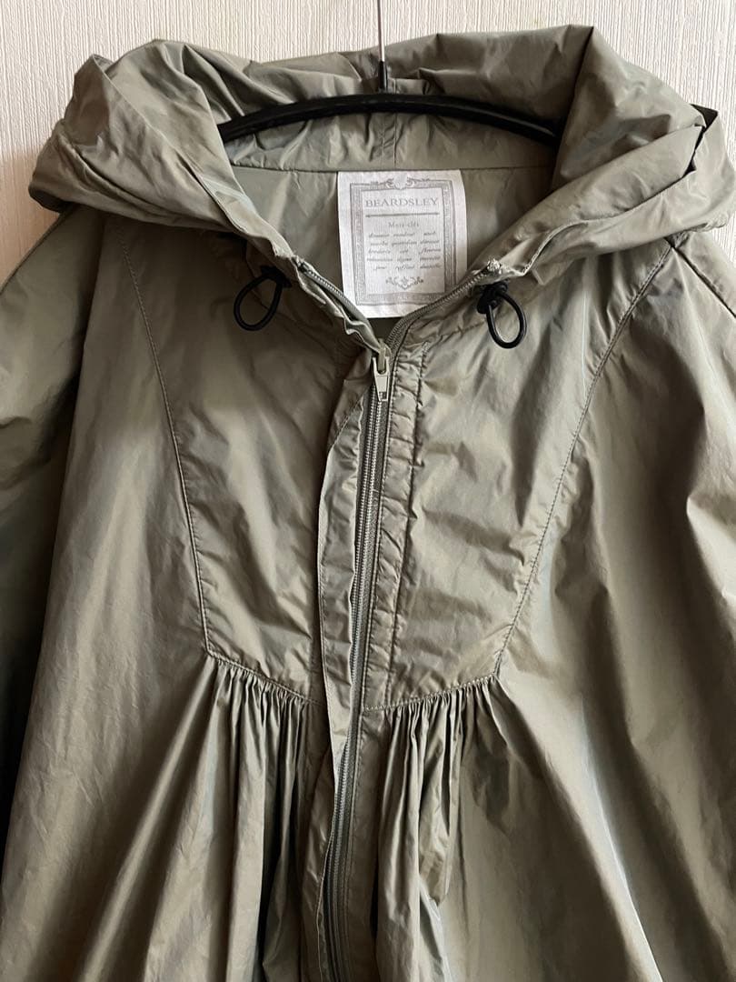 BEARDSLEY ギャザーフーディバルーンブルゾン BEARDSLEY（ビアズリー）の「ギャザーフーディバルーンブルゾン