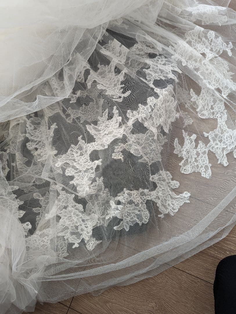 white by verawangウェディングドレス Aライン