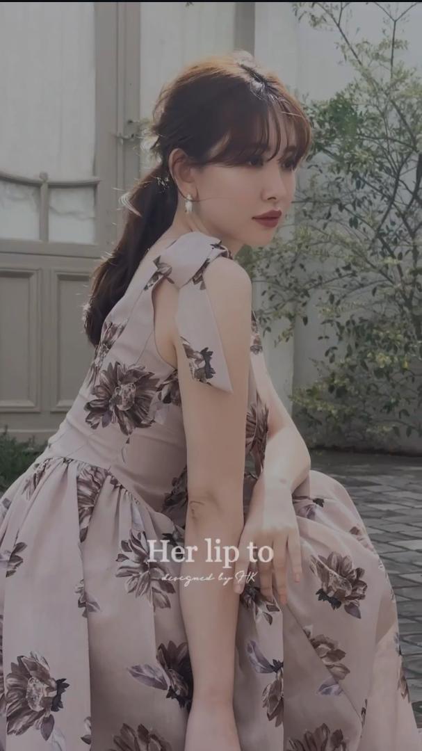 Her lip to／Sunflower-Printed Midi Dress
