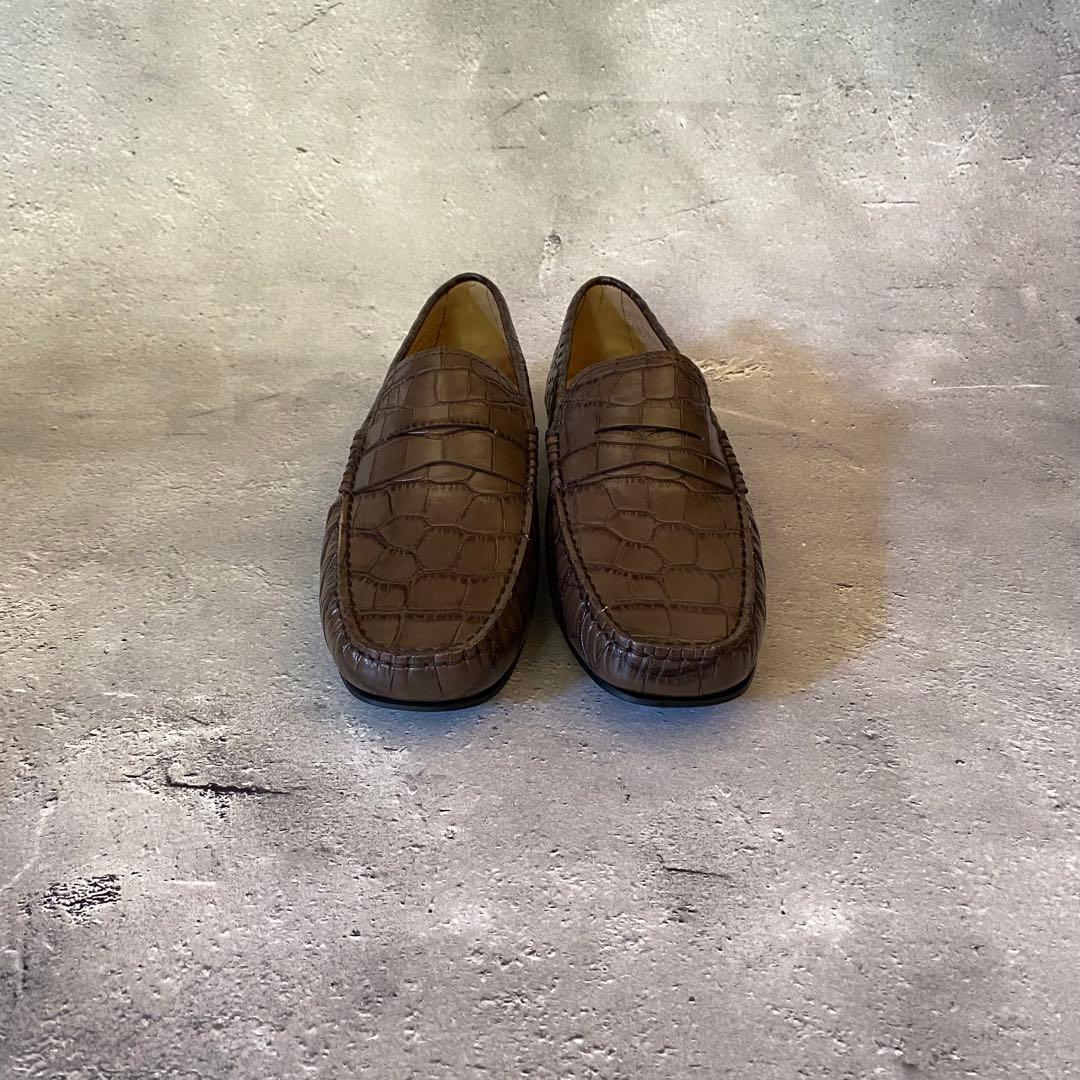 型押しクロコレザー ローファー