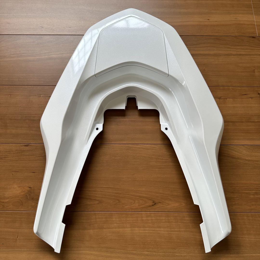 ホンダ PCX JK05 グラブレールカバー (パールジャスミンホワイト)