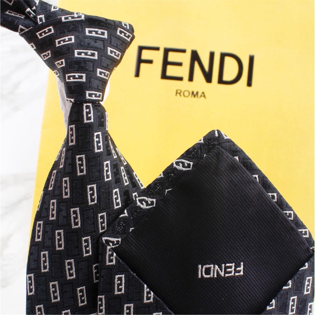 正規販売品 ✨極美品✨FENDI フェンディ 高級シルク ハイブランド 流行のアイテム -www.aa.org.br 正規販売品 ✨極美品✨FENDI フェンディ 高級シルク ハイブランド 流行のアイテム -www.aa.org.br