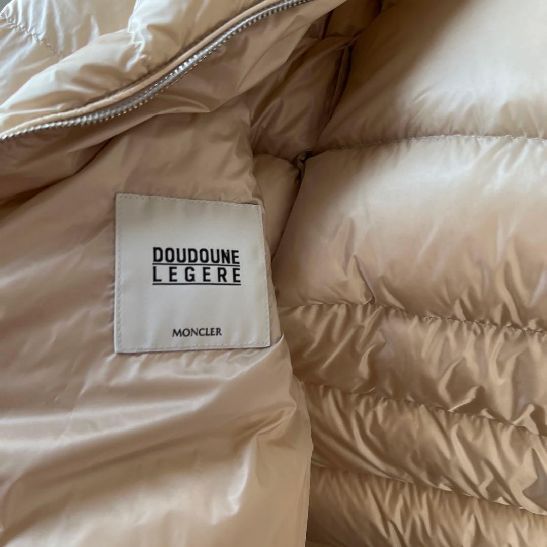 最終値下げ❣️極美品❣️モンクレールレディース ベージュ 最終値下げ❣️極美品❣️モンクレールレディース ベージュ